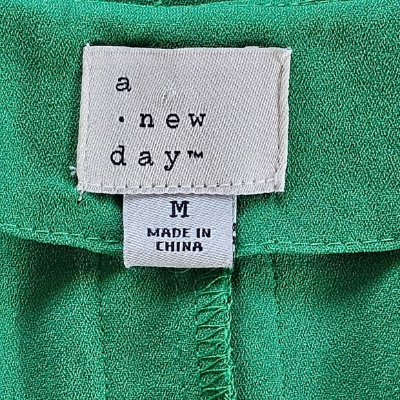 Green Shift Dress V-Neck Midi a new day Sz M Green Holiday Office - Picture 6 of 8